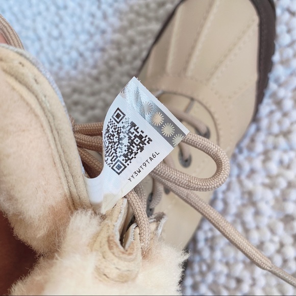 UGG® Women Adirondack Waterproof Leather Snow Boot - Picture 17 of 17